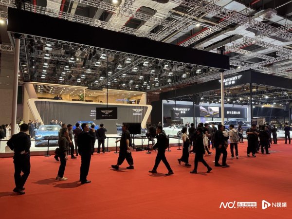 配亿多配资 家门口的上海车展 超豪品牌几乎全缺席！只剩宾利“撑门面”