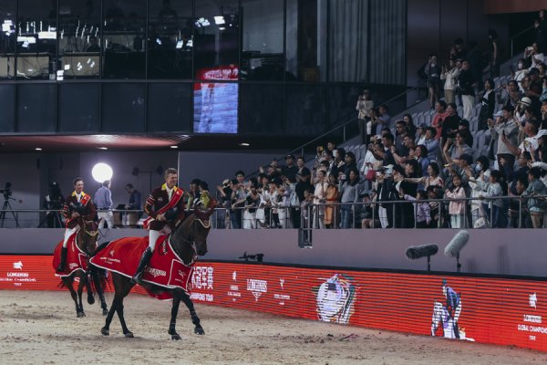 金领速配 上海小天鹅队成功卫冕团体赛，上海环球马术冠军赛的“赢家”远不止一个