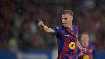 普患配资 奥尔莫进球时有球迷冲场，裁委会：没干扰到比赛，进球有效